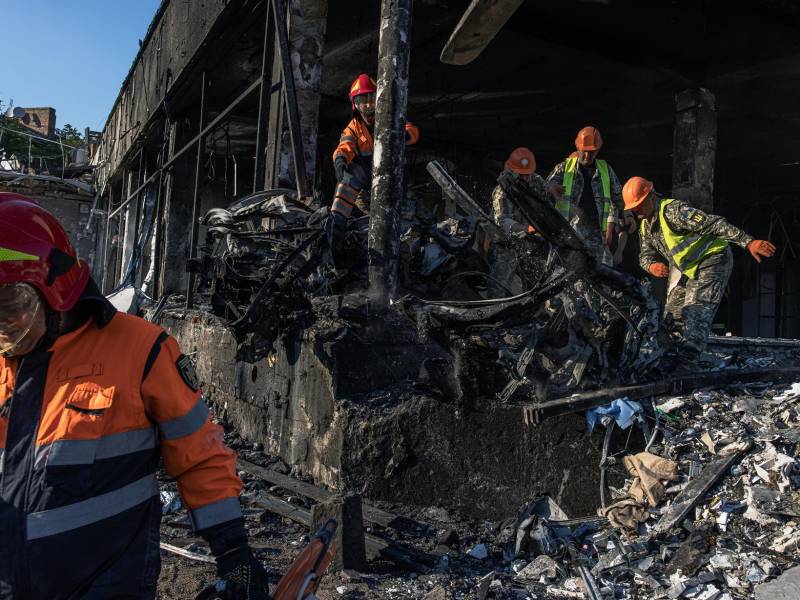 Imagen de un bombardeo ruso en Ucrania. EFE/EPA/ROMAN PILIPEY.