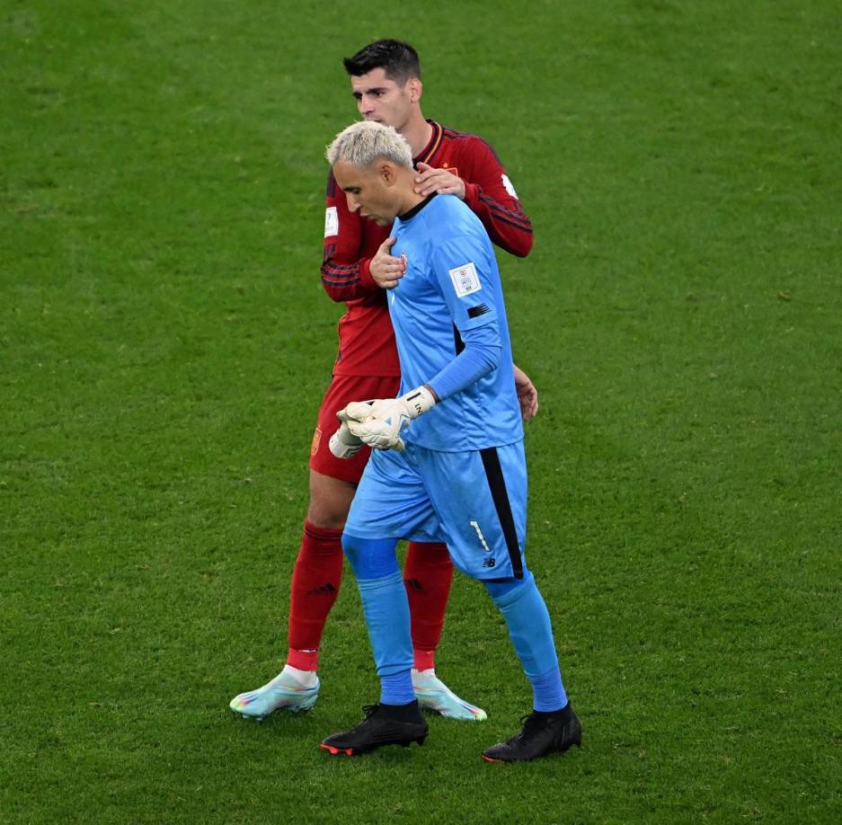 Keylor Navas también fue consolado por Álvaro Morata, con quien compartió vestuario en el Real Madrid.