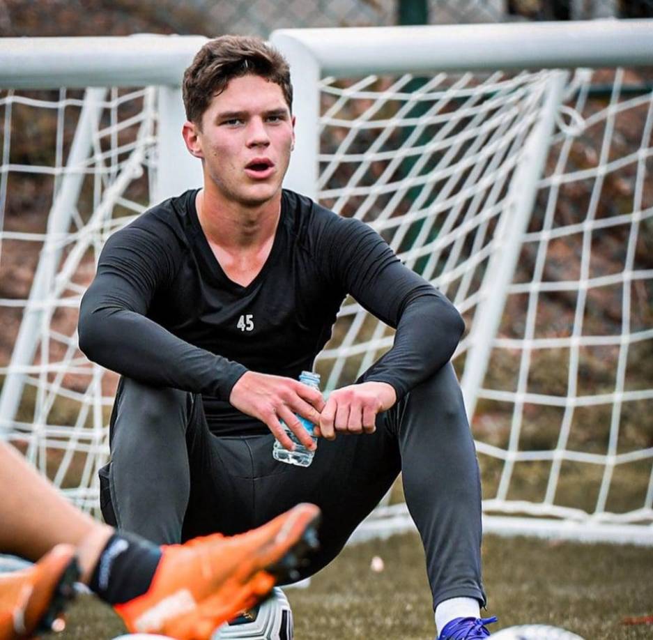 El español Valente fue consultado por la Agencia Lusa sobre lo que sabe acerca de Sudakov y no dudó en afirmar que es uno de los mejores futbolistas que ha visto en su vida.