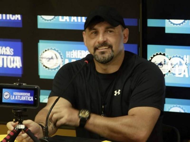 Martín 'Tato' García en conferencia de prensa que ofreció este viernes. Foto