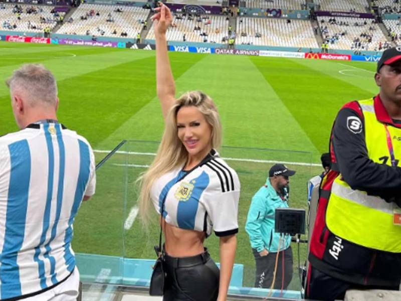 La modelo argentina Luciana Salazar ha acaparado titulares en la prensa de su país e internacional por su presencia en Qatar, donde apoya a la Albiceleste que llegó hasta la final de la Copa del Mundo 2022. ¿Será otra novia del Mundial?