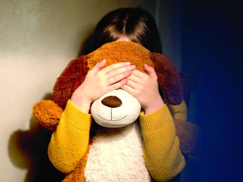 Los padres deben estar atentos, pues los menores no suelen denunciar con facilidad un abuso debido al miedo o al desconocimiento.