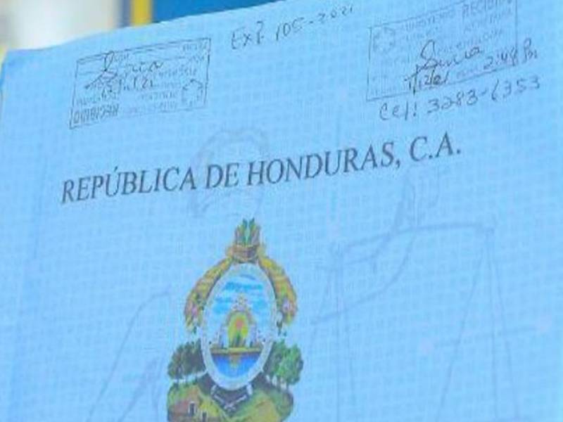 El proceso se realiza exclusivamente mediante un abogado, el que deberá someter el expediente al Ministerio Público. Imagen referencial de archivo.