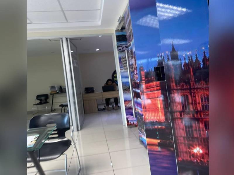 Los afectados aseguran que fueron engañados por empresas de viaje que operan en centros comerciales del país.