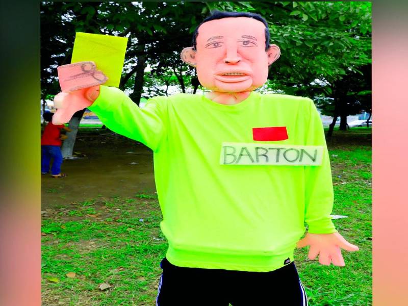 Iván Barton, Manuel Zelaya y el “Año Viejo” son los monigotes más buscados. Fotos: Franklyn Muñoz.