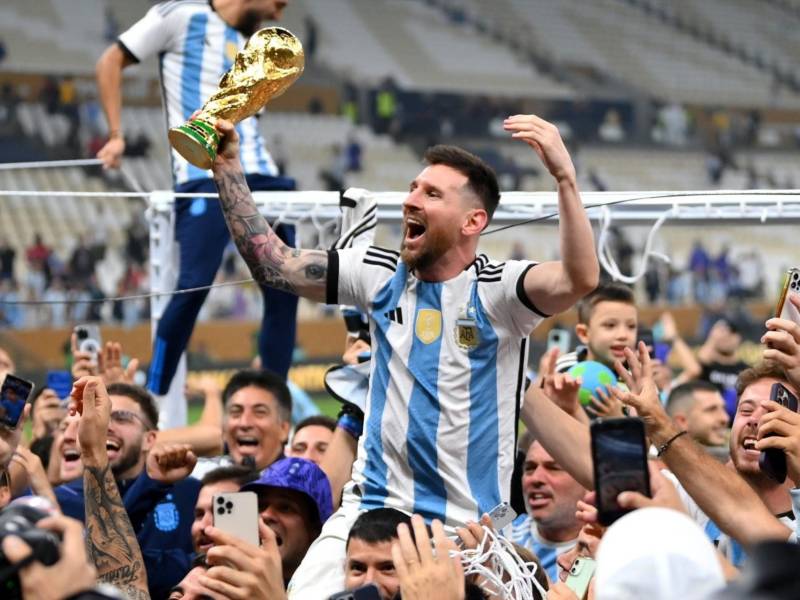 Liderada por Lionel Messi, la selección de Argentina se consagró campeona del Mundo en Qatar.