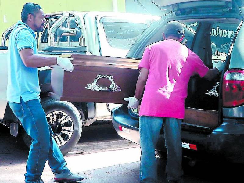 Sus parientes lo retiraron ayer de Medicina Forense.