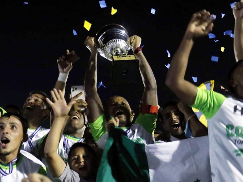 Así fue la celebración del Juticalpa FC campeón del Torneo Apertura 2022 de la Liga de Ascenso tras vencer al Real Juventud en la final en el estadio Argelio Sabillón de Santa Bárbara.