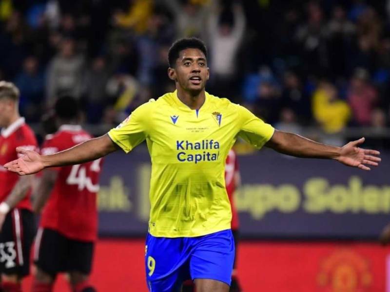 Antony ‘Choco‘ Lozano celebrando su gol con el Cádiz frente al Manchester United.