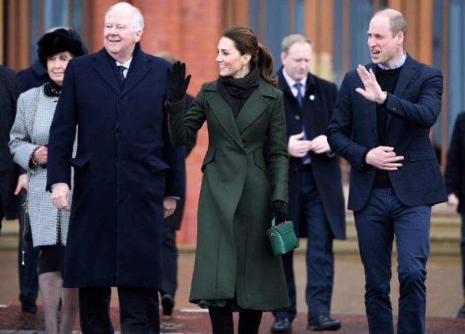 William y Kate fueron recibidos por dignatarios locales, entre ellos el alcalde y la alcaldesa de Blackpool, Gary y Debbie Coleman, mientras entraban para una sesión informativa sobre los proyectos de inversión y reconstrucción de la ciudad.<br/><br/>