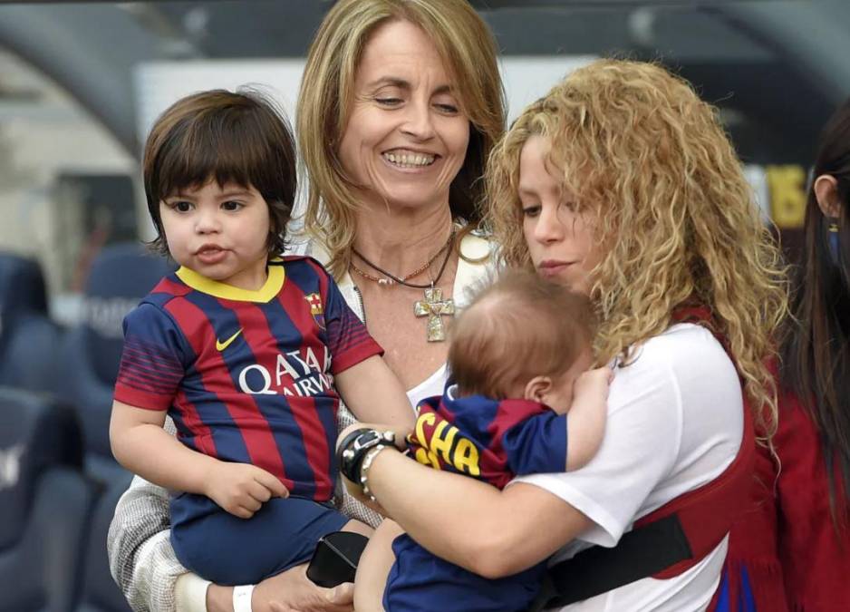 El paparazzi Jordi Martin, quien le ha seguido la pista a Shakira y Gerard Piqué por más de una década, asegura que la estrella colombiana y su exsuegra hablaron sobre la joven novia del futbolista español. 