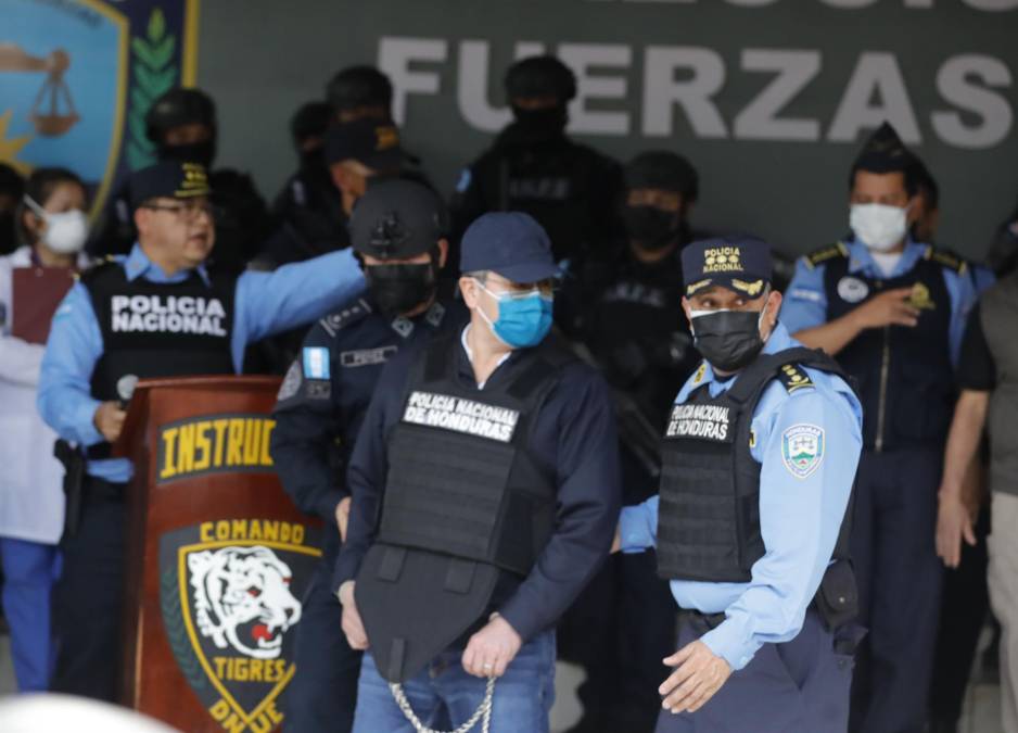 El último en sumarse a la lista es el expresidente de Honduras, Juan Orlando Hernández, a quien Estados Unidos busca extraditar tras acusarlo de traficar unas 500 toneladas de cocaína.