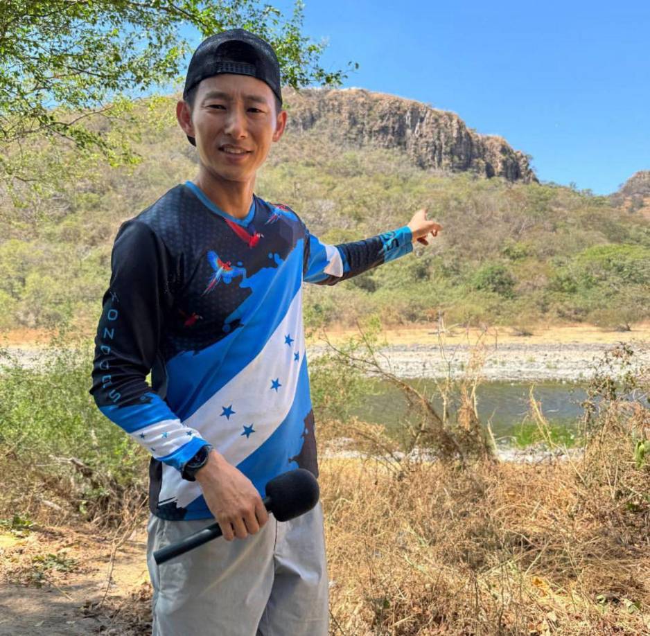 ”No tuviste que haber hecho este reto, ahora que tu prometida está embarazada, te agradecemos mucho tu ayuda a nuestra bella Honduras, pero no estoy de acuerdo”, escribió la internauta hondureña Eloisa Peña.