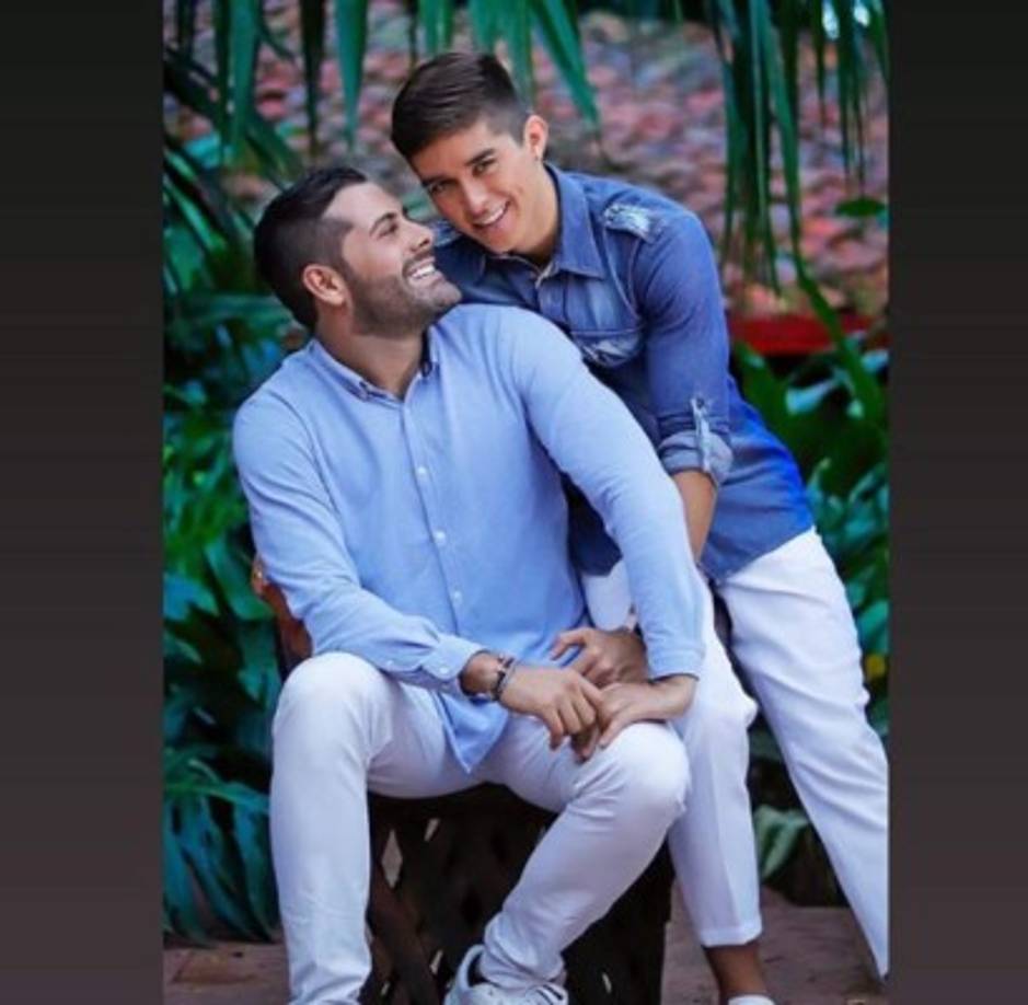 'Elijo ser feliz fluyendo hacia donde la vida me lleva abrazando los cambios, agradeciendo lo que el cielo me ofrece, valorando los seres que amo y asumiendo los retos', fue una parte del mensaje que Andonie colgó en sus redes para presentar a su pareja.