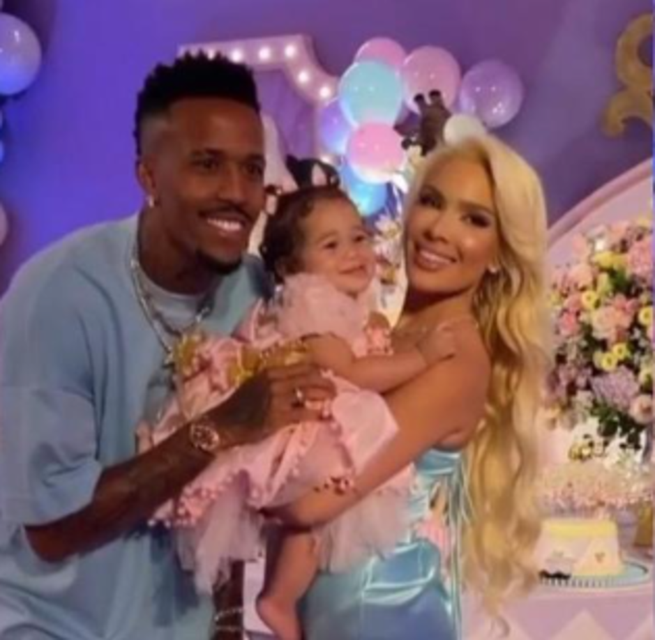 Más adelante y aprovechando las vacaciones del futbolista del Real Madrid, decidieron festejar el primer cumpleaños de su hija Cecilia.