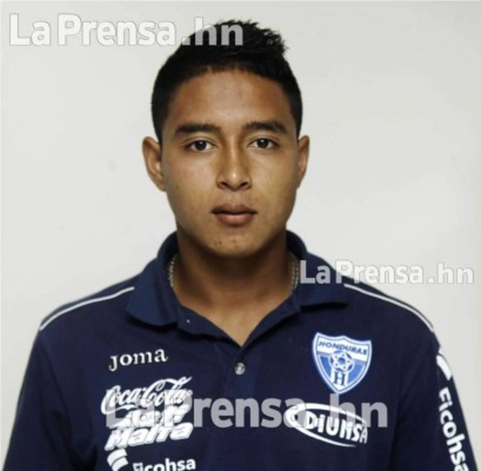 Erick Arias #8 (V) seleccion nacional juvenil sub-17 ,Premundial Juvenil Honduras 2015 durante el juego Honduras vs Jamaica en el estadio Morazan de San Pedro Sula .