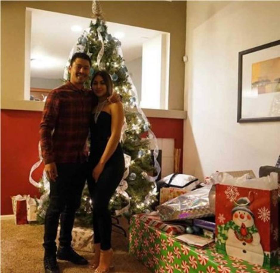 Roger Espinoza, mediocampista hondureño del Sporting Kansas City de la MLS, colgó esta imagen a Instagram junto a su bella hermana y varios seguidores lo llamaron 'cuñado'.