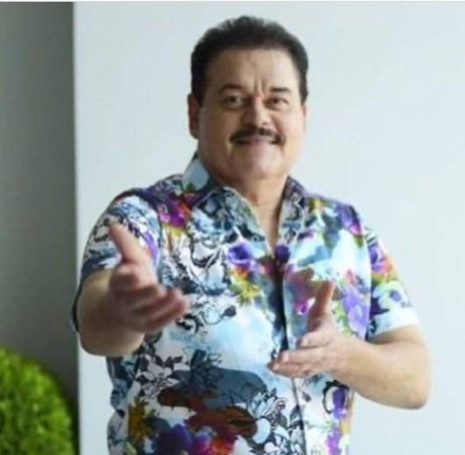 “Una de las voces más hermosas que mis oídos han escuchado y escucharán. Su timbre único, afinado y potente, hicieron de su música una inmortal.Mis sinceras condolencias a su familia y fanáticos. Que en paz descanse nuestro Lalo Rodríguez”, expresó en su cuenta de Twitter el cantante puertorriqueño Elvis Crespo.