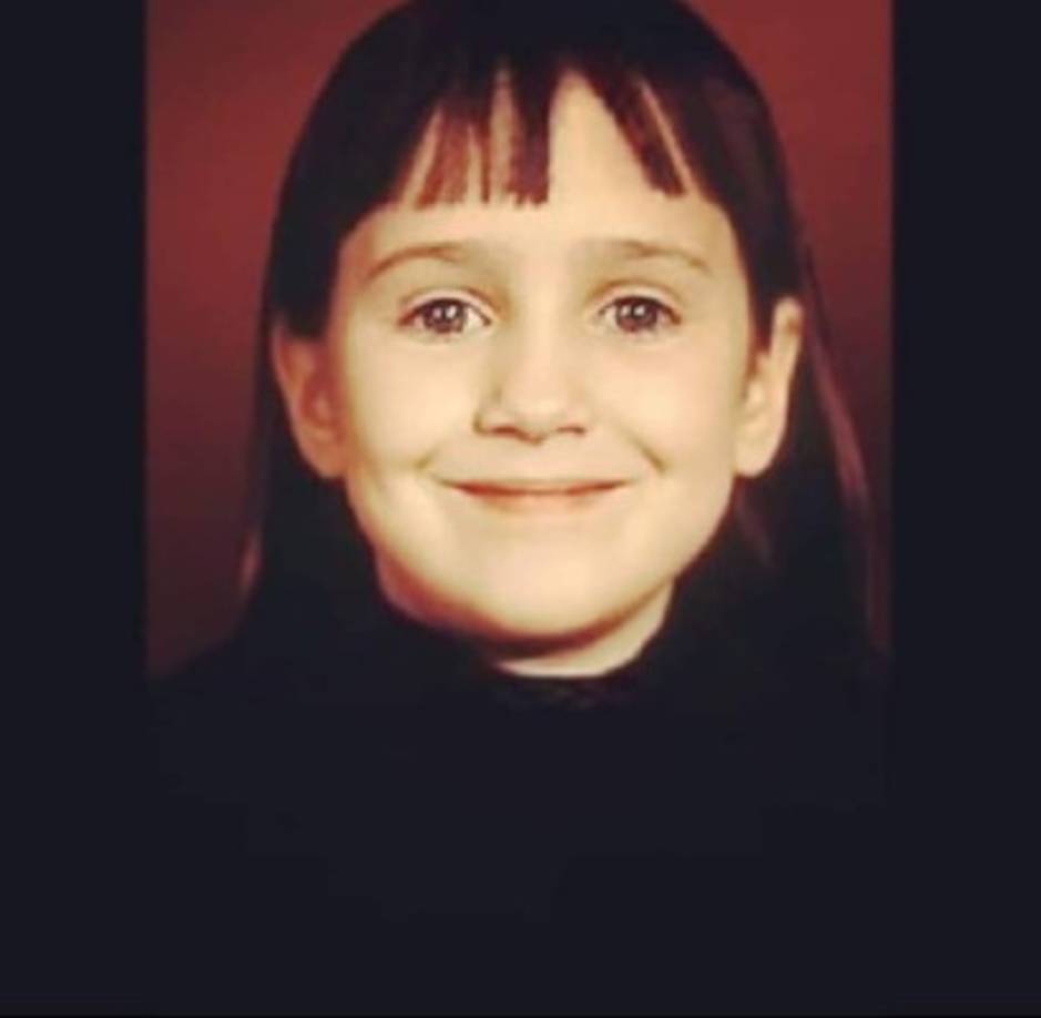 La increíble historia fue escrita por Roald Dahl, un famoso novelista galés de origen noruego, ha vendido más de 250 millones de copias en el mundo de sus obras. También escribió Charlie y la fábrica de chocolate.