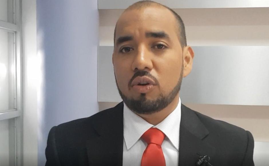 El ministro Daniel Esponda enfatizó en la urgencia de reconstruir los centros educativos que dañaron las tormentas.