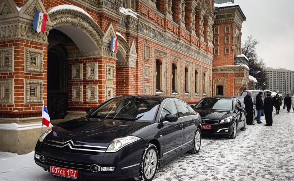 En opiniones, una reunión de los líderes francés y ruso en Moscú era muy importante para resolver las tensiones sobre Ucrania.