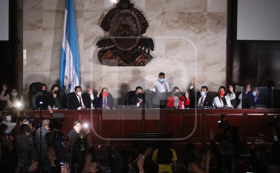 Las juntas directivas fueron juramentadas de foma paralela la mañana de este domingo.