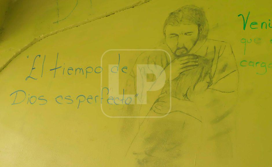 Dibujo sobre una de las paredes de los dormitorios que están siendo remodelados.