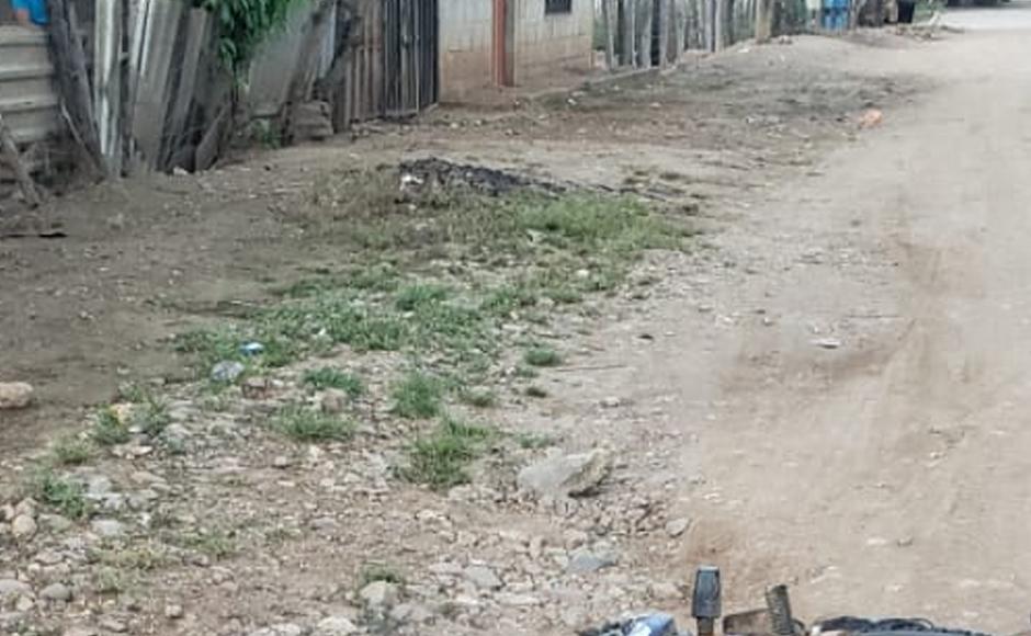 Interceptan a dos hombres en moto y los matan a tiros en Catacamas