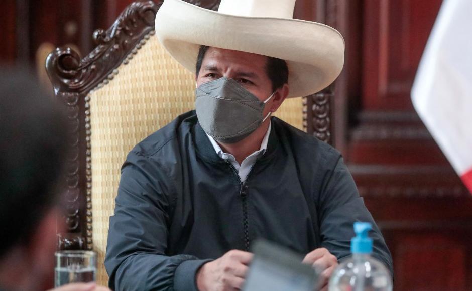 Fiscalía abre investigación contra presidente de Perú por tráfico de influencias