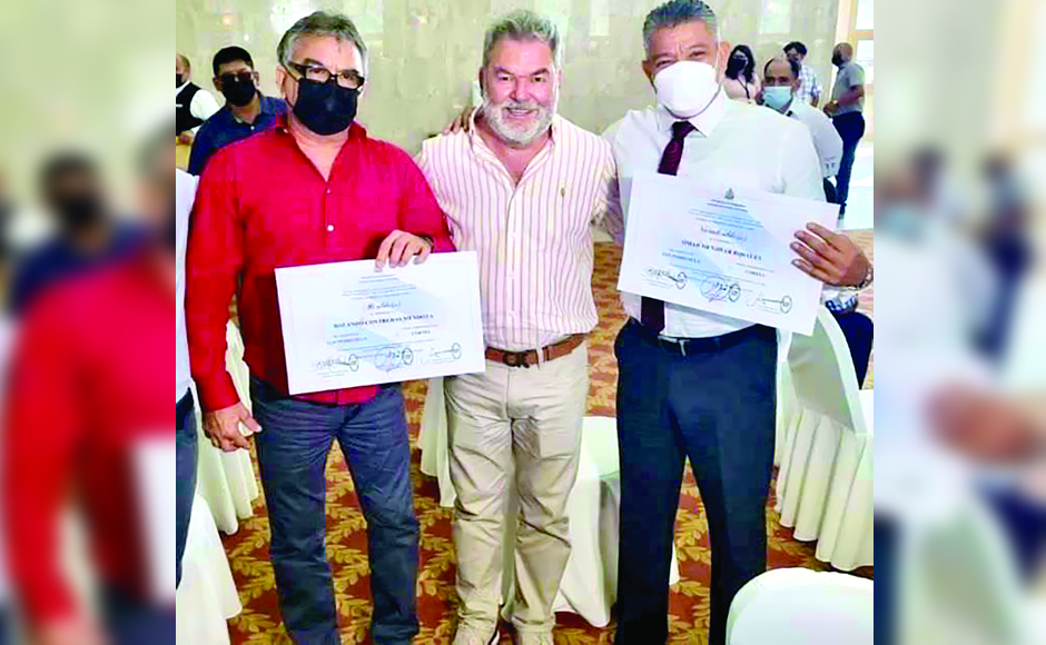 Rolando renunciará el lunes para que asuma su hermano Roberto