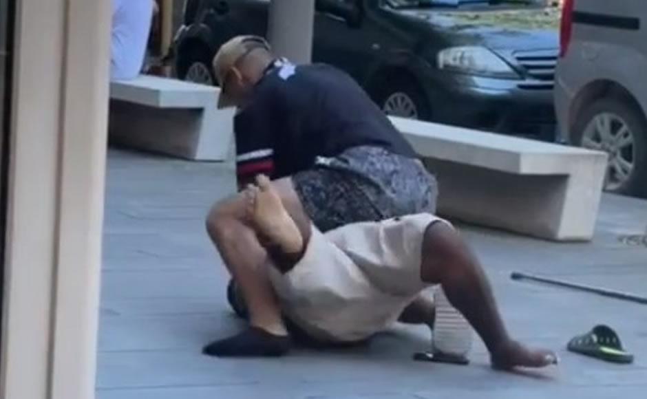 Italiano mata a golpes a vendedor nigeriano en plena calle de Civitanova Marche