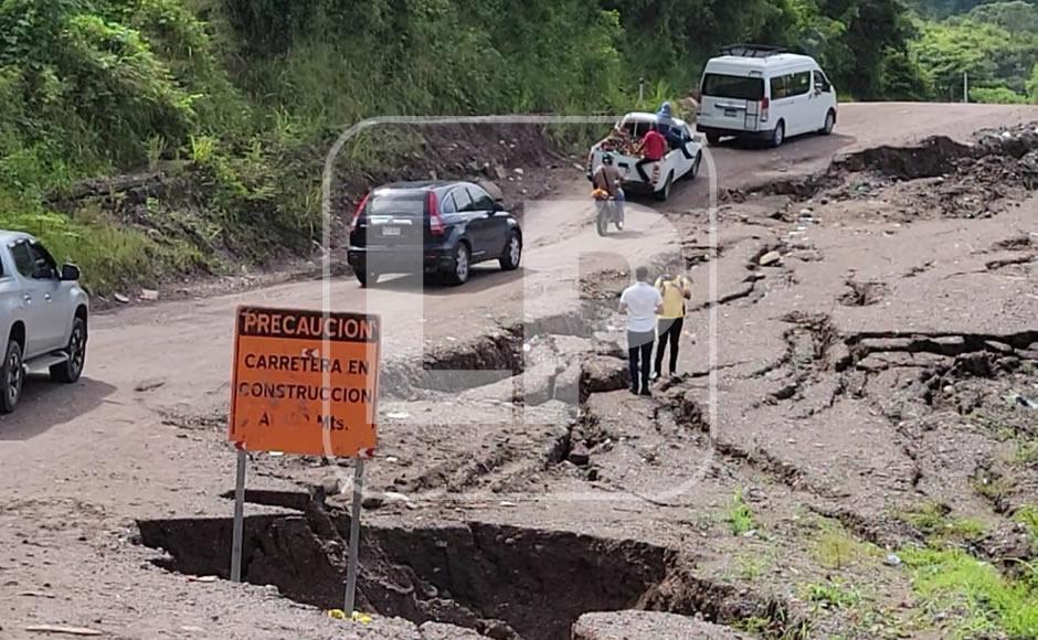 El año pasado, la misma falla dejó incomunicado al municipio de Copán Ruinas y se logró estabilizar con la colocación de nuevos drenajes. Fotos: Mariela Tejada.