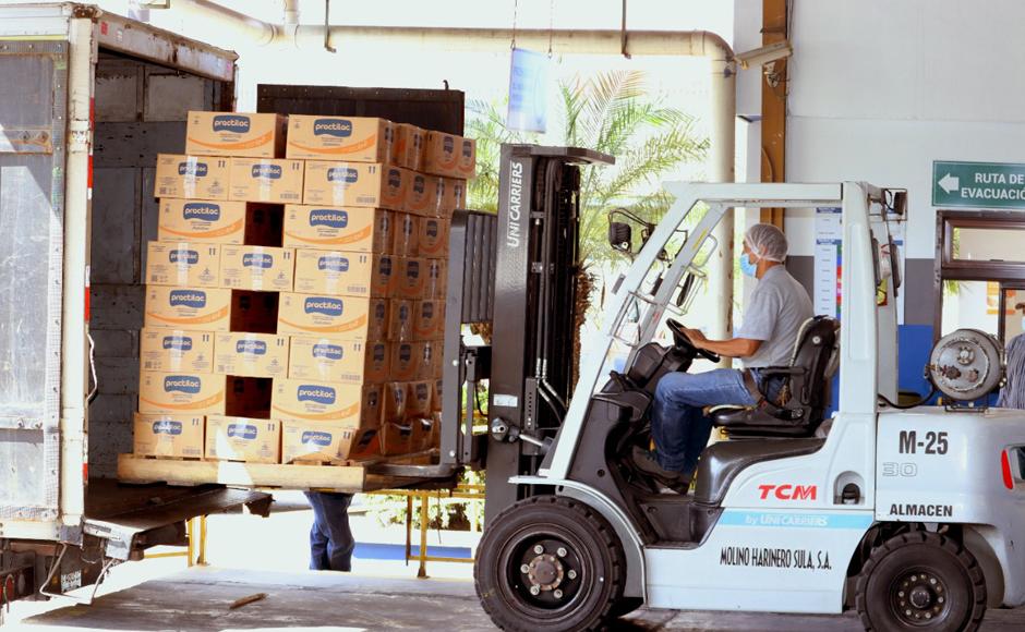 Entrega de donativo a Children International.