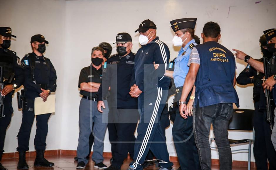 Juan Carlos Bonilla siendo presentado por las autoridades hondureña tras su formal captura.