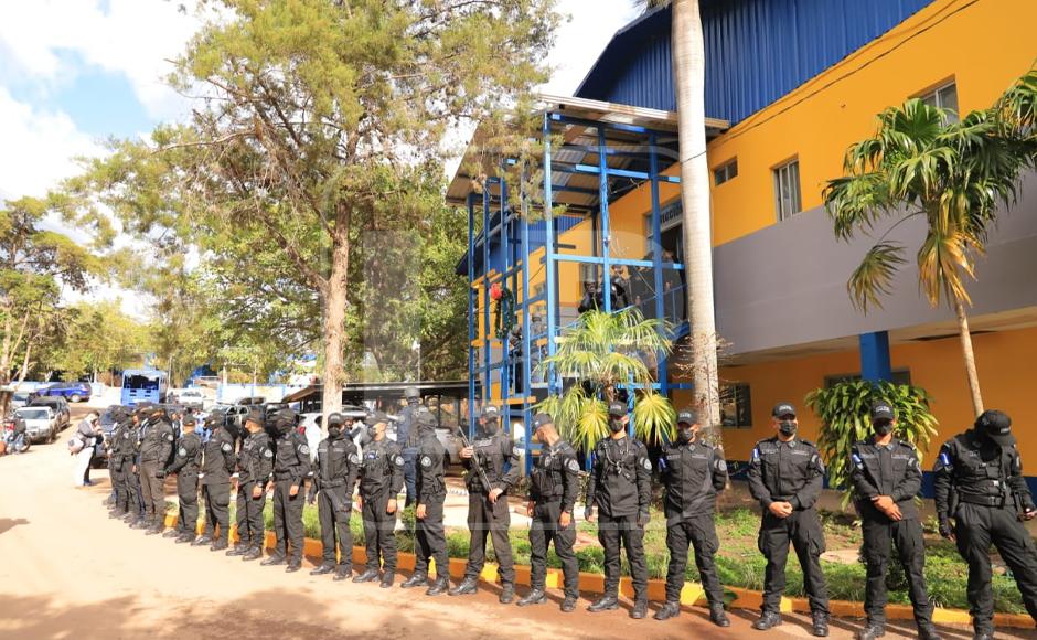 Múltiples anillos de seguridad forman parte del proceso judicial contra Juan Orlando Hernández.