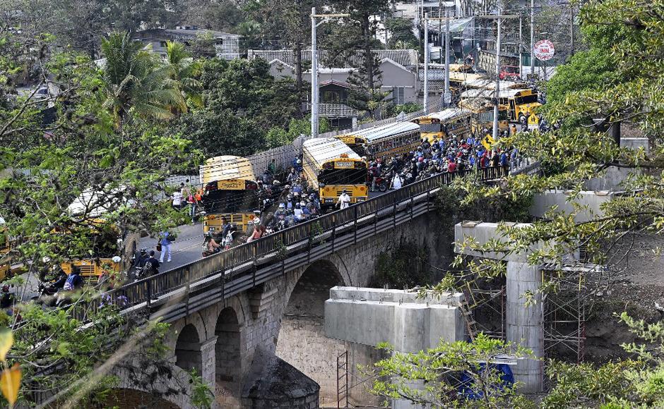 Transporte amenaza con paro indefinido mientras no haya acuerdos con el Gobierno