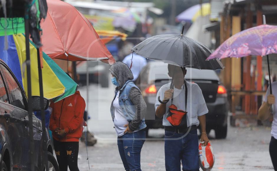 Cuña de alta presión sigue ocasionando lluvias en la mayoría de regiones de Honduras