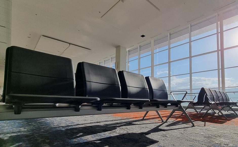 Una de las áreas de espera para pasajeros del Aeropuerto Internacional de Palmerola (XPL) en Honduras.