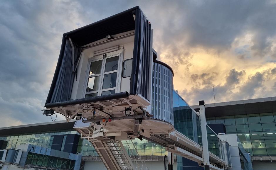 Mangas del nuevo Aeropuerto Internacional de Palmerola (XPL), una terminal que operará con tecnología de última generación.