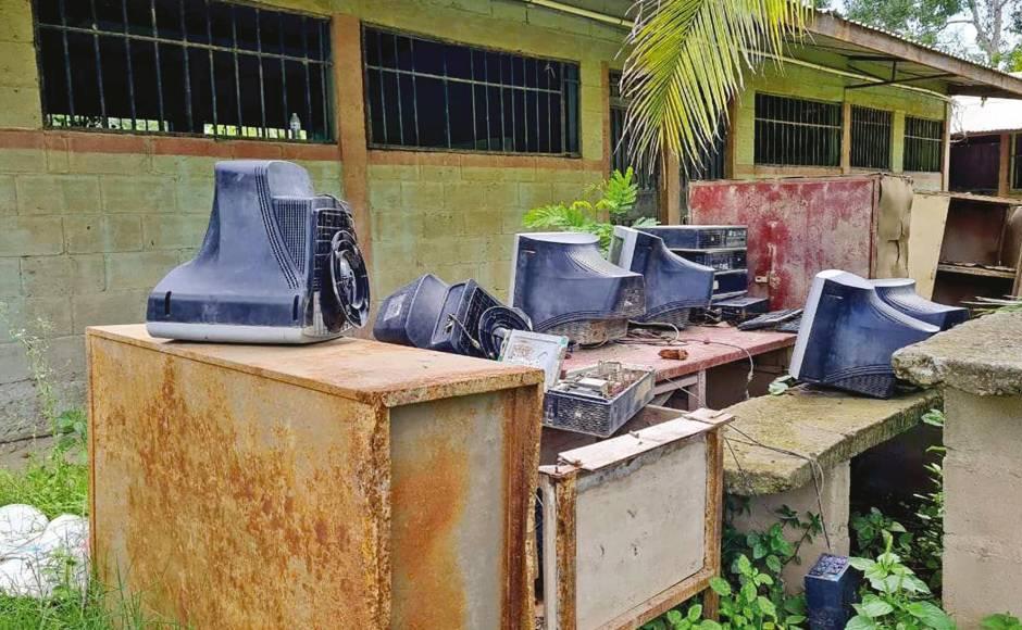 Fhis invertirá L2,800 millones en infraestructura de centros educativos