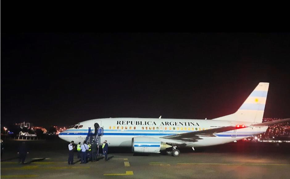 Avión que transportó a la vicepresidenta y su delegación.