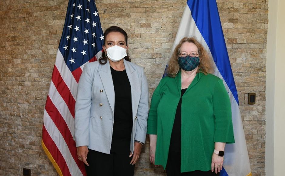 Encargada de negocios de EEUU en Honduras se reúne con Xiomara Castro