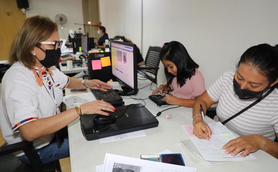 Más de 8,000 hondureños fueron atendidos en el consulado móvil mundial