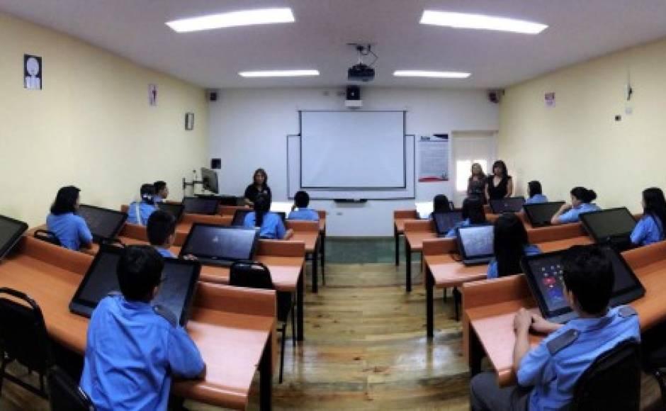 Invertirán $80 millones para mejoras de 105 institutos técnicos en Honduras