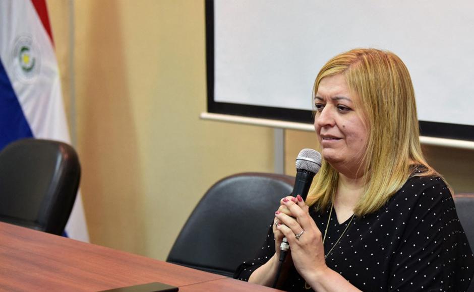 La fiscal general de Paraguay, Sandra Quiñónez, habla durante una conferencia de prensa en Asunción sobre el asesinato del fiscal antidrogas Marcelo Pecci.