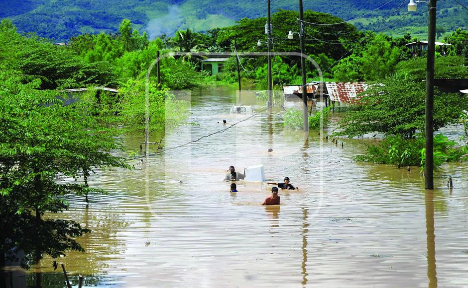 Crecida de ríos agrava crisis en zonas bajas del valle de Sula