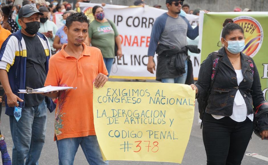 Masiva protesta realizada por las organizaciones afiliadas a la Confederación Nacional de Federaciones y Patronatos de Honduras.