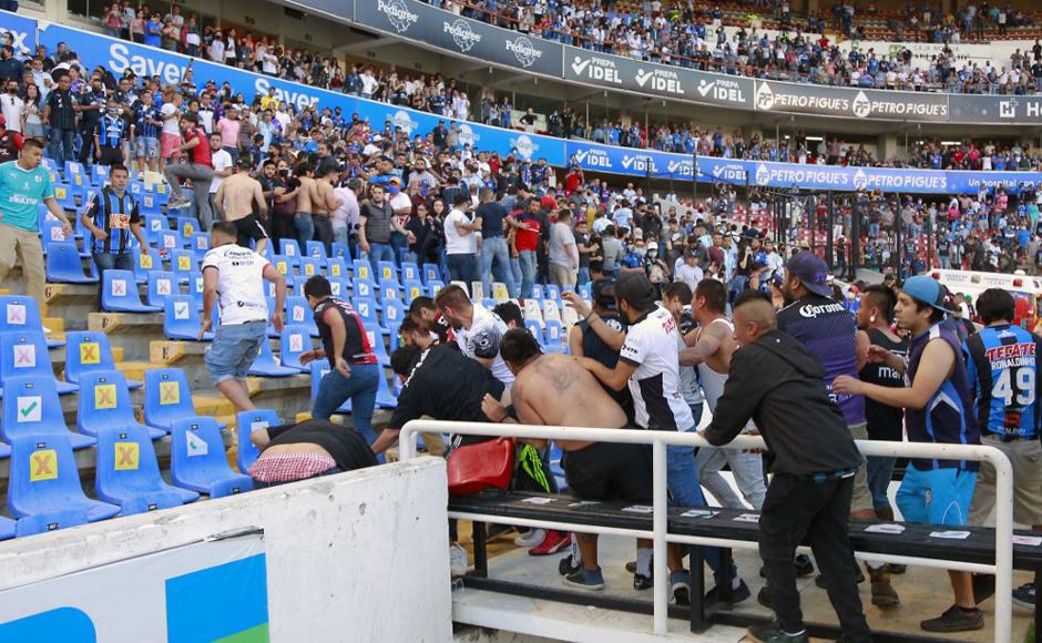 Suman 26 heridos por violencia en partido de fútbol de México