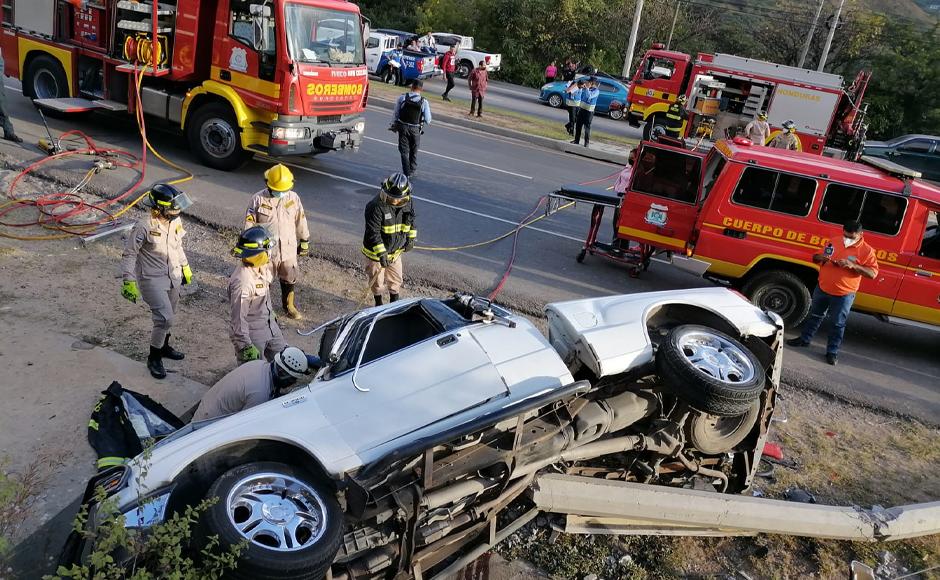 Universitaria muere en accidente vial; tres amigos resultan heridos