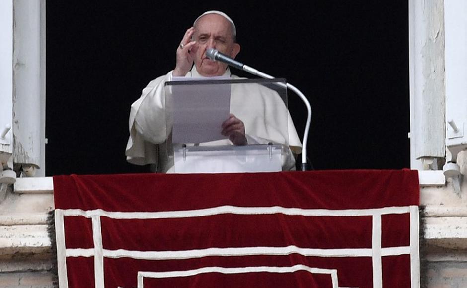 Papa lamenta la “terrible explosión de violencia” en cárcel de Ecuador